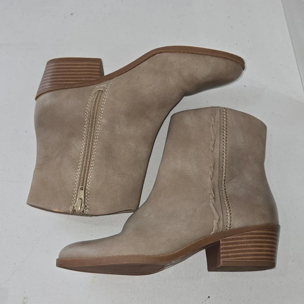 Lucky Brand Fakelle Taupe Tan Faux Suede Ankle Booties 5.5M Western Boho AC615